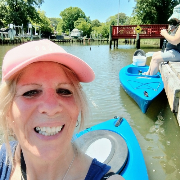 Meet your Posher, Debbee - Picture 8 of 9